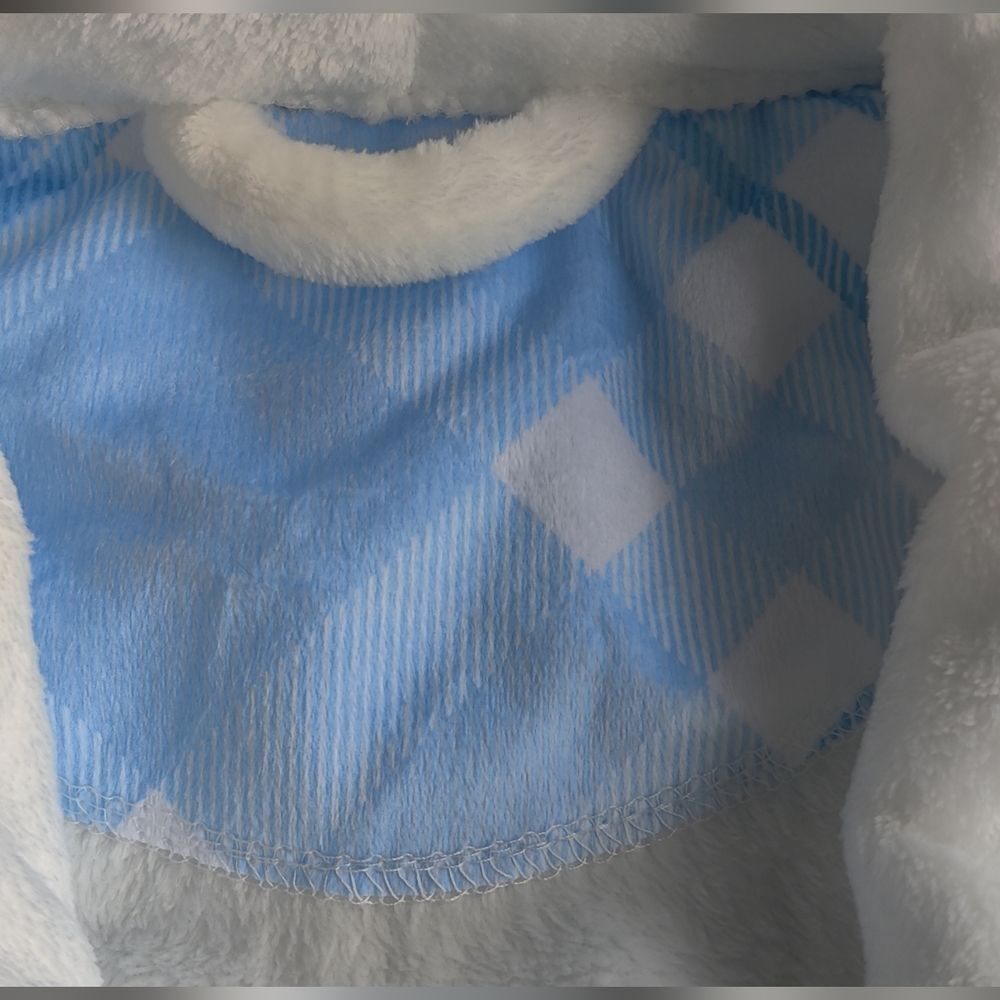 Tommy Bahama White and Blue Plush Robe - Picture 5 of 9